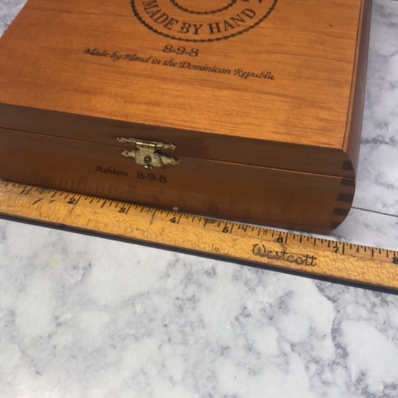 Aston Cigar Box - Picture 13 of 14